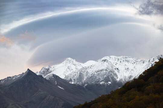 big cloud over the mountains