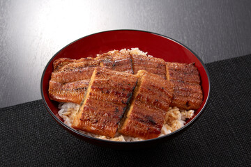 美味しそうな鰻丼