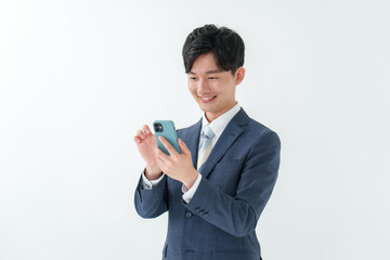 男性　スマートフォン