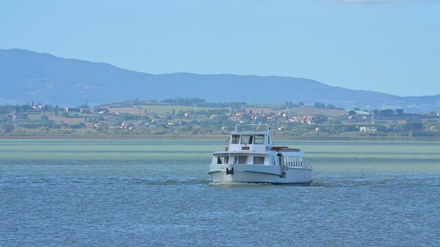 Traghetto per il trasporto di passeggeri