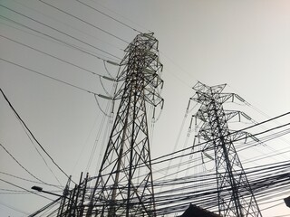 Electrical power line with high voltage 