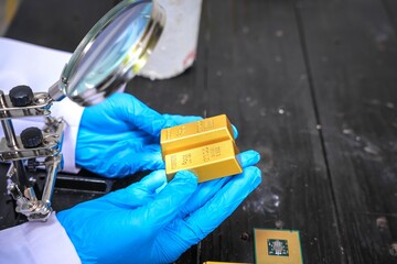 Gold extraction experts to separate precious metals from e-waste, separating precious metals from e-waste, recycling gold from electronic components