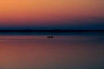 Atardecer en la laguna colorada de Pampas del Yacuma