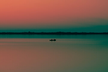 Atardecer en la laguna colorada de Pampas del Yacuma