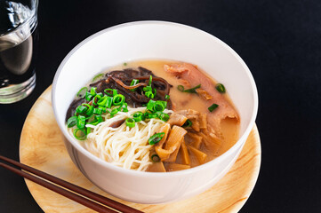 博多とんこつラーメン