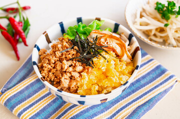 レンジで作るそぼろご飯