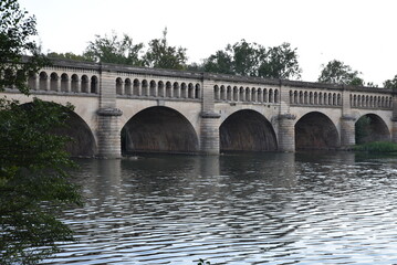 Obraz premium Le pont-canal sur l'Orb à Béziers. France