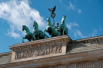 Obraz premium Quadriga auf dem Brandenburger Tor in Berlin