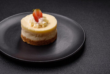 Sweet cheesecake tart with strawberries and mascarpone