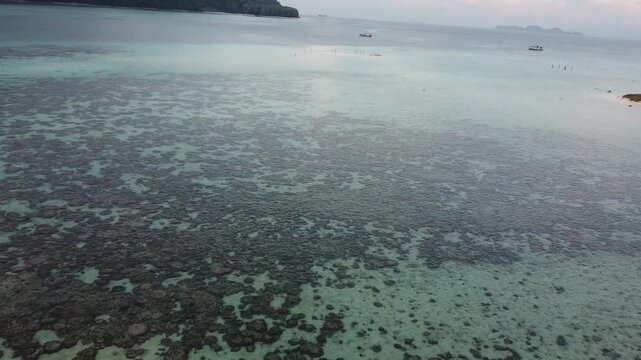 Vista &Aacute;rea de Praias Paradis&iacute;acas na Thailandia. 