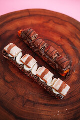 Churros caseiro com açúcar e chocolate, churros gourmet