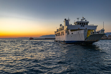 Obraz premium Passenger ship in the port of Trpanj