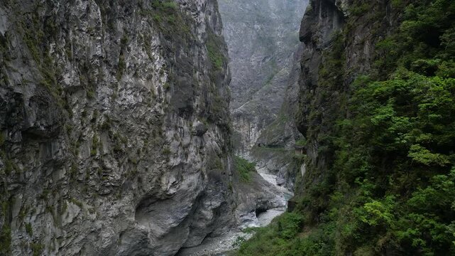 4K Majestic Rocky Gorge Ravines