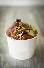 Desayuno sanamente saludable, rico y nutritivo