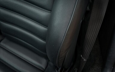 Drivers seat and seat belt