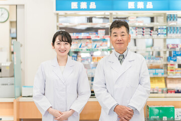 薬局・病院・ドラッグストアで働く薬剤師（処方箋・薬・サプリメント）
