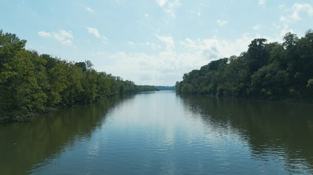 Aerial-Ascending pullback over Cumberland River - Vanishing point - Nashville