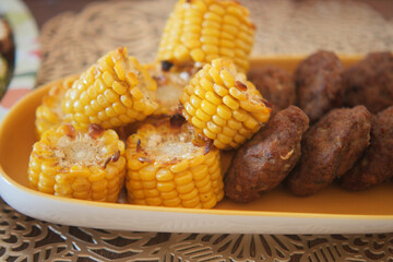 Try our Grilled Corn and Meatballs Platter, a delicious homemade meal to delight your taste buds