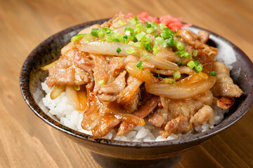 豚バラ丼