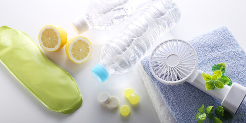 熱中症対策グッズの集合イメージ