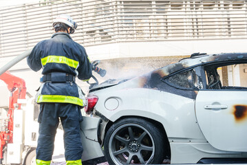 Fototapeta premium 車両火災 交通事故 レッカー