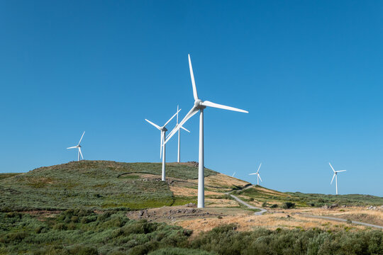 Natureza e tecnologia em equil&iacute;brio. O parque e&oacute;lico da Serra do Caramulo em Portugal