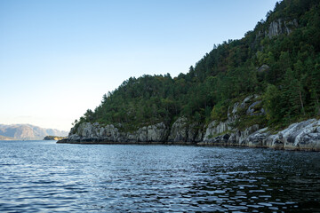 Stavanger Norwegen: Lysefjord mit Hengjanefossen-Wasserfall, Vagabundenhöhle von Fantahålå und...
