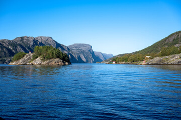 Stavanger Norwegen: Lysefjord mit Hengjanefossen-Wasserfall, Vagabundenhöhle von Fantahålå und Preikestolen