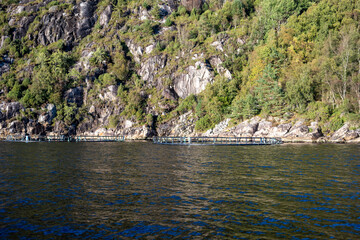 Stavanger Norwegen: Lysefjord mit Hengjanefossen-Wasserfall, Vagabundenhöhle von Fantahålå und Preikestolen