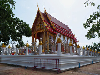 Naklejka premium Beautiful chapel in Thailand's temple