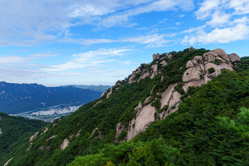 Naklejka premium Scenic view of Mt.Suraksan against sky