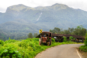 Obraz premium Yellamalai from Gudalur, Tamil Nadu - A Plantation Village in Tamil Nadu Neelagiri District.