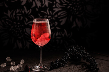 Wildberry Lillet Cocktail im Glas