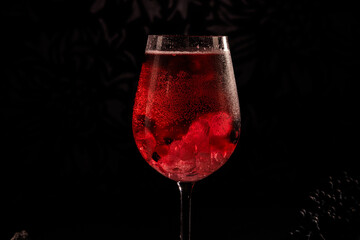Wildberry Lillet Cocktail im Glas