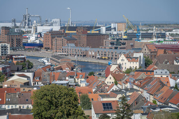 Blick auf den alten Hafen in Wismar