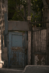 chasing the warm light inside the architecture