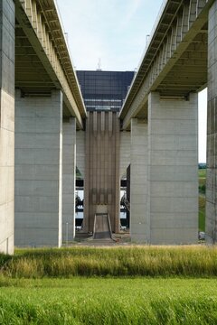 The Strepy Thieu boat lift