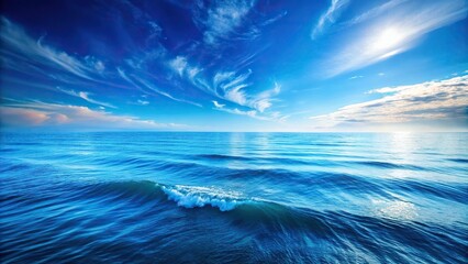 Obraz premium Tranquil vertical video of blue sea waves and skyline