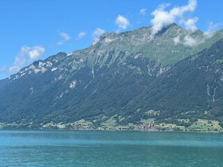 Lake Brienz between the mountain ranges of the Emmental Alps and Bernese Alps - Canton of Bern, Switzerland (Brienzersee zwischen den Bergmassiven Emmentaler Alpen und den Berner Alpen, Schweiz)