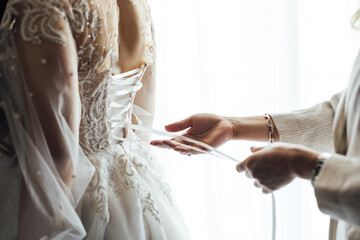 Bride and bridesmaids during the wedding preparations
