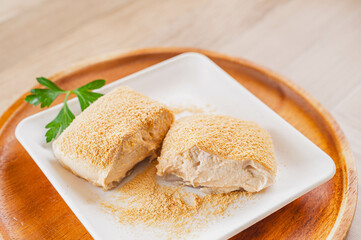 ライスペーパーで作るもちもちヨーグルト大福