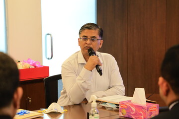 boss is talking at office
