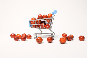 Carrello per la spesa pieno di giuggiole