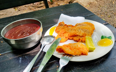 Açaí com peixe frito © Roberta Martins