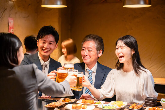 「懇親会」の写真素材 | 212,119件の無料イラスト画像 | Adobe Stock