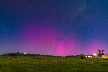 Aurora Australis display lights up the night sky