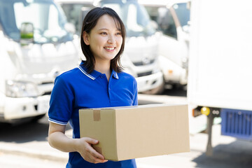 ドライバーの若い女性