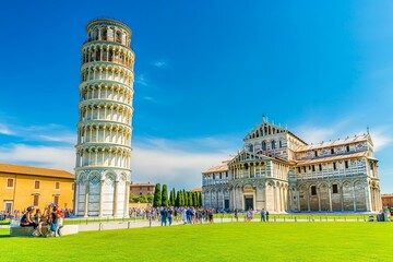 background of the Leaning of Pisa