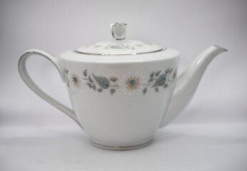 old collectible porcelain antiques