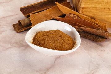 Natural Cinnamon powder with sticks